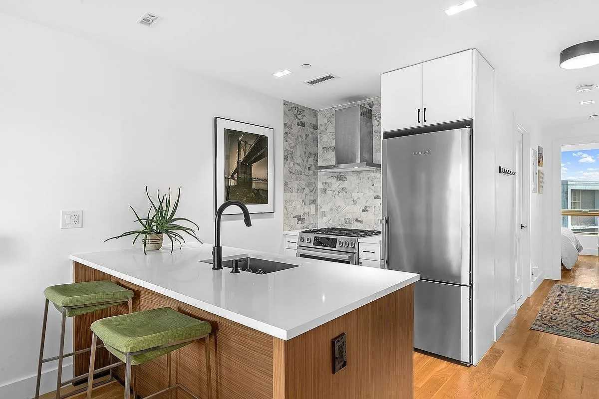 529 Park Pl - Photo 3 of 5