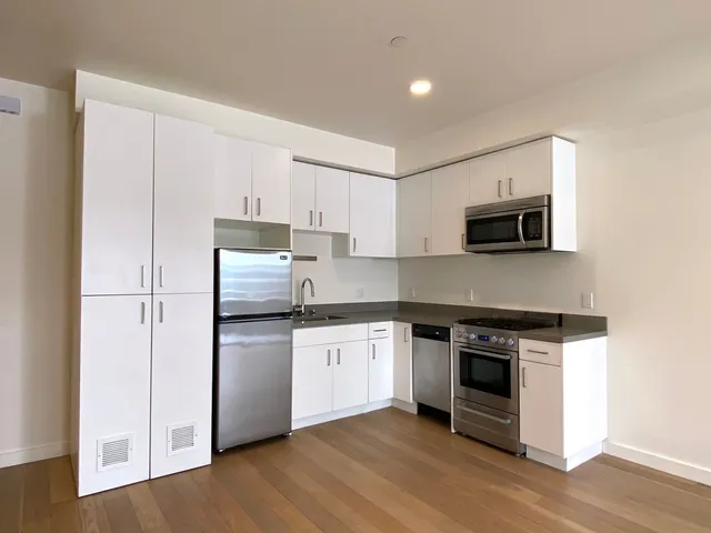 915 Minna St - Photo 7 of 18