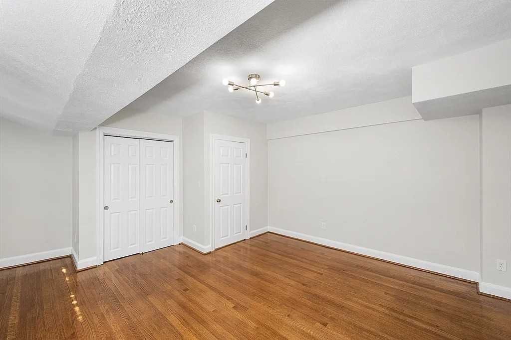 82 Jersey Street - Photo 2 of 6