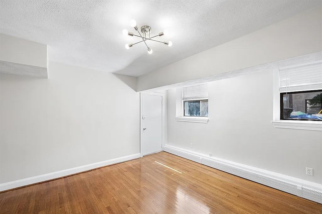 82 Jersey Street - Photo 3 of 6