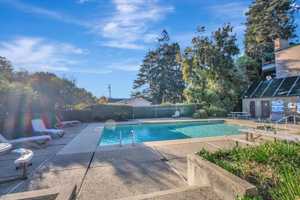 featured image of 323 Broadway