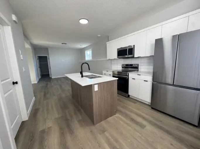 10218 128 Ave #A - Photo 2 of 8