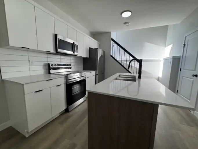 10218 128 Ave #A - Photo 3 of 8