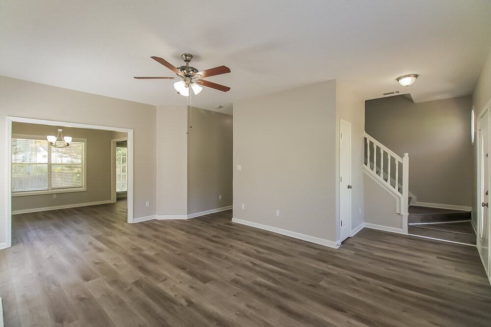 7047 Cheswick Dr - Photo 4 of 17