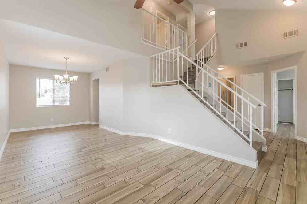 824 Crabapple Dr - Photo 5 of 17