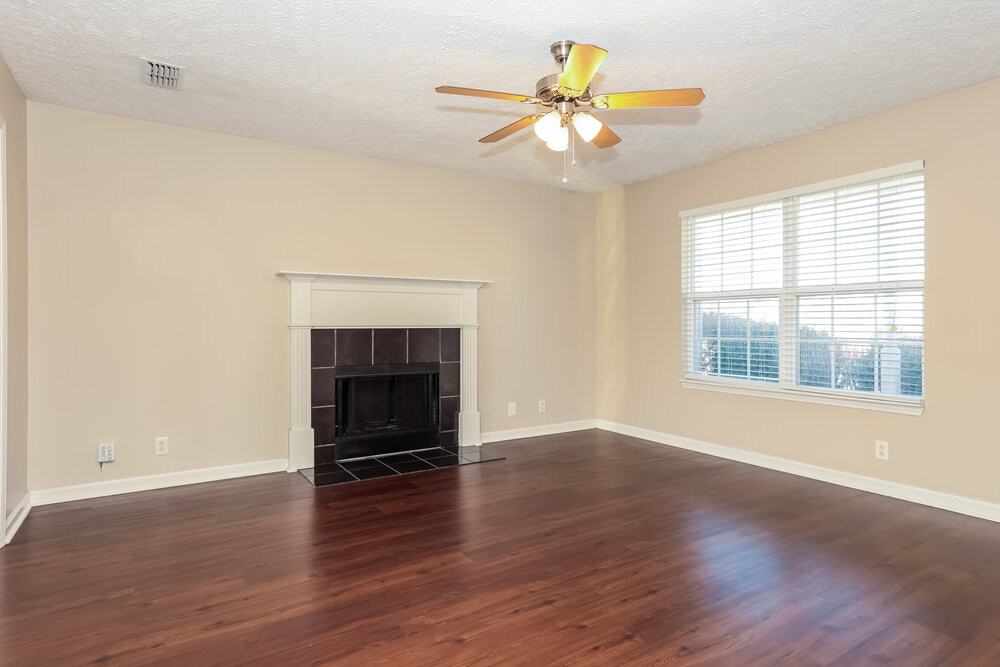 3011 Wellington Pl - Photo 4 of 17