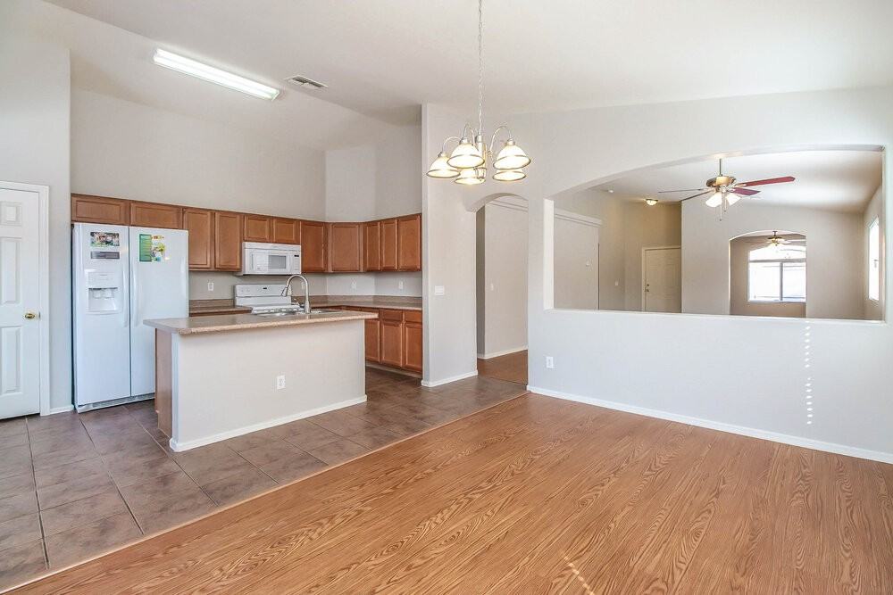 3329 W Wayland Dr - Photo 6 of 15