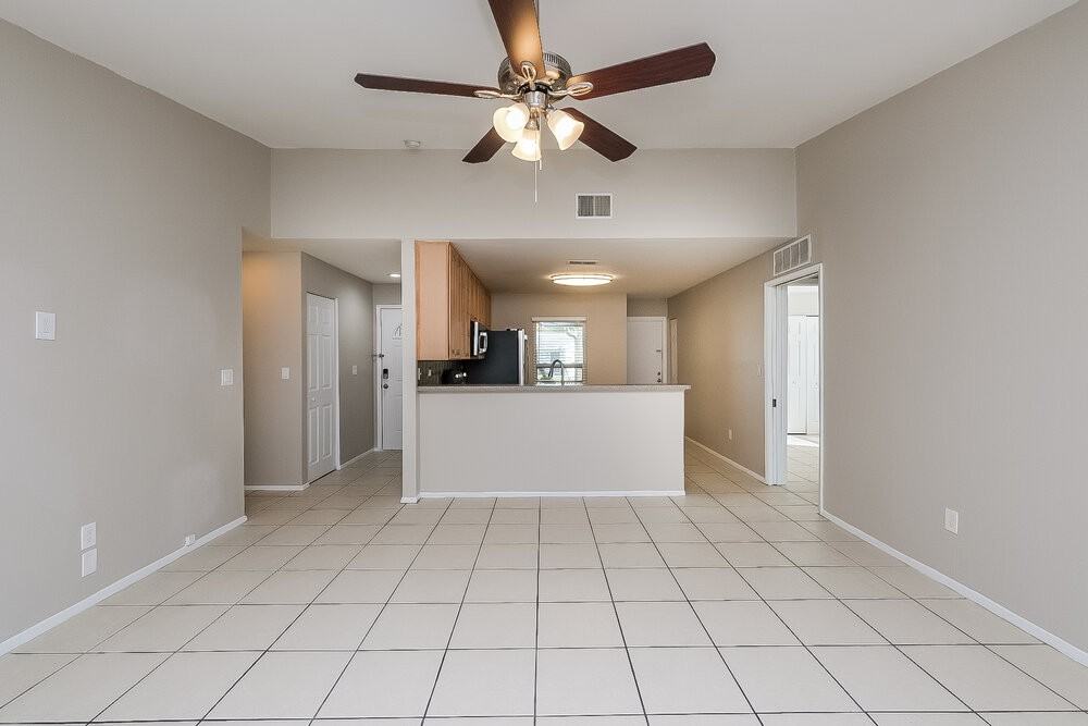 908 Pine Ridge Cir E - Photo 3 of 16