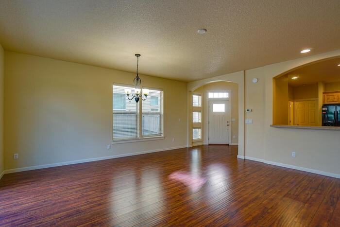 3728 Northwest 122nd Street - Photo 7 of 32