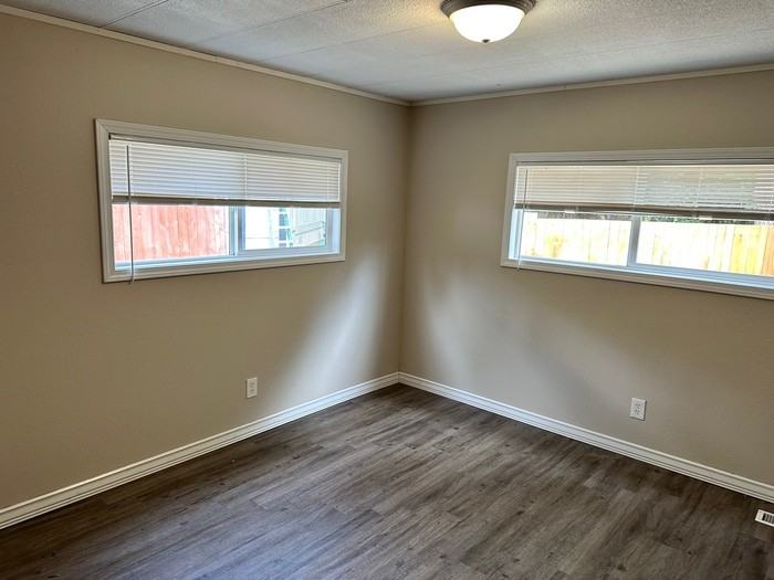 141 Camelot Dr - Photo 4 of 6