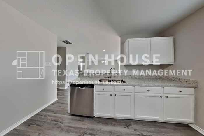 20911 Hazy Bluff Ct - Photo 7 of 24