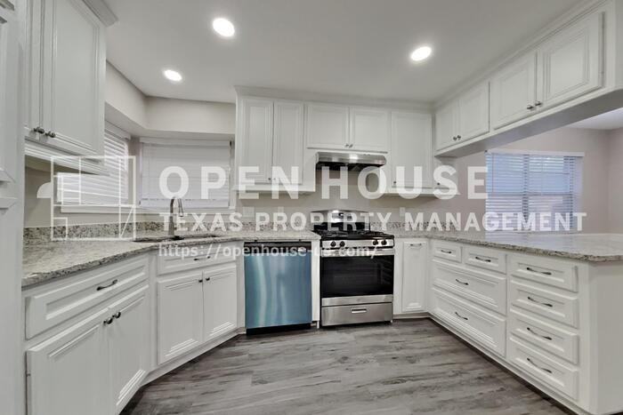 5402 Woodville Lane - Photo 7 of 23