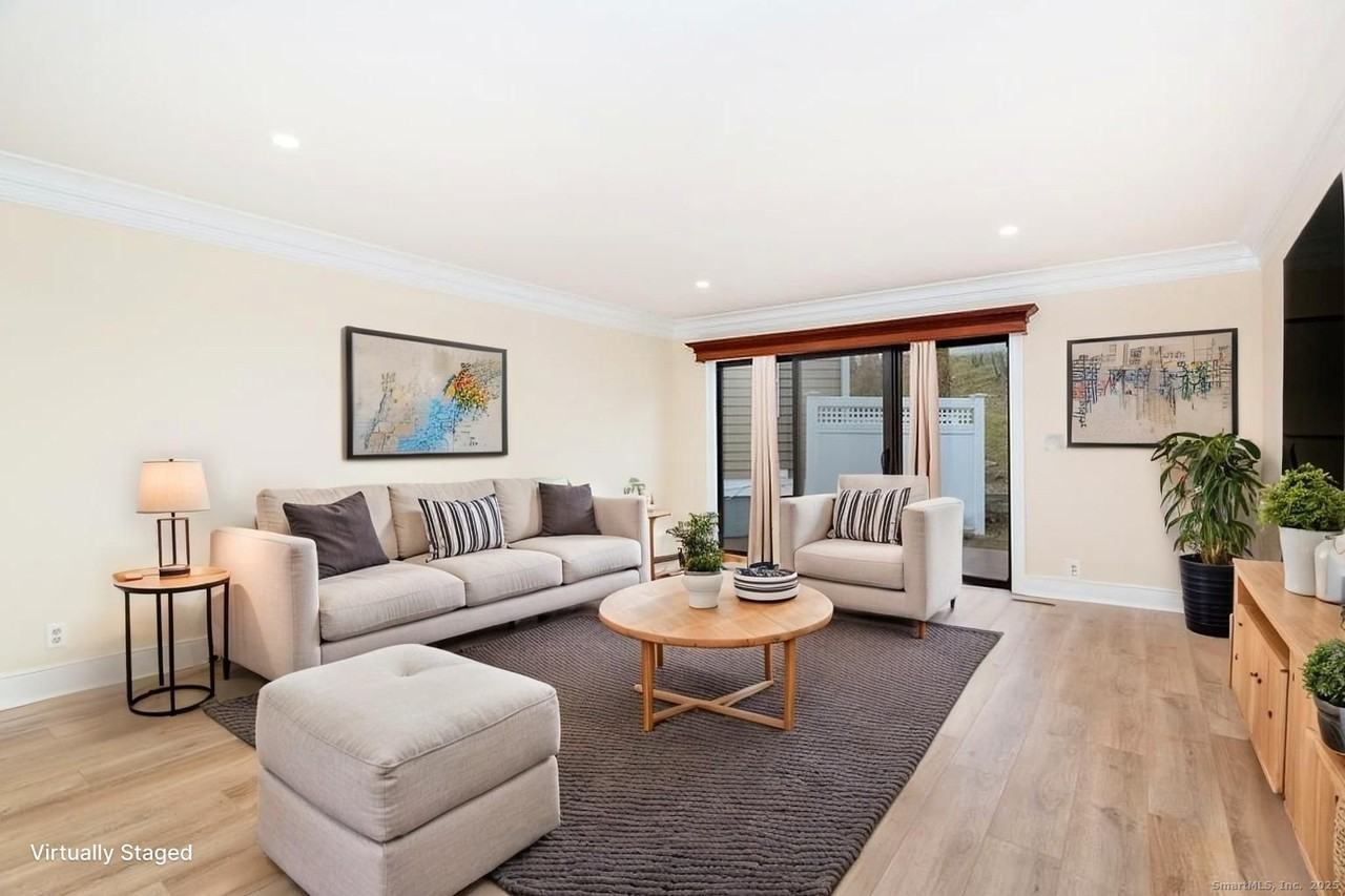 13 Lawson Ln #13 - Photo 5 of 36