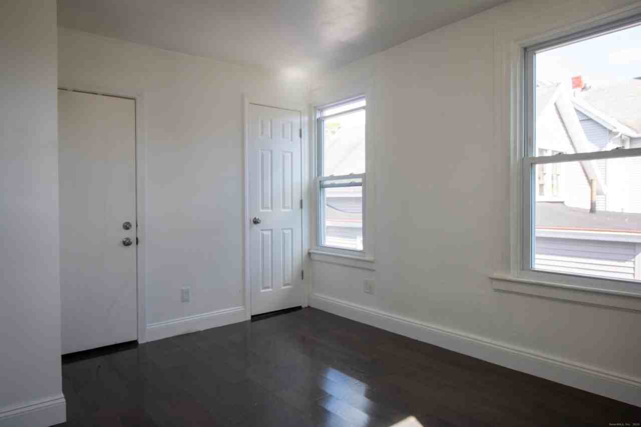 78 West St #2A - Photo 2 of 8