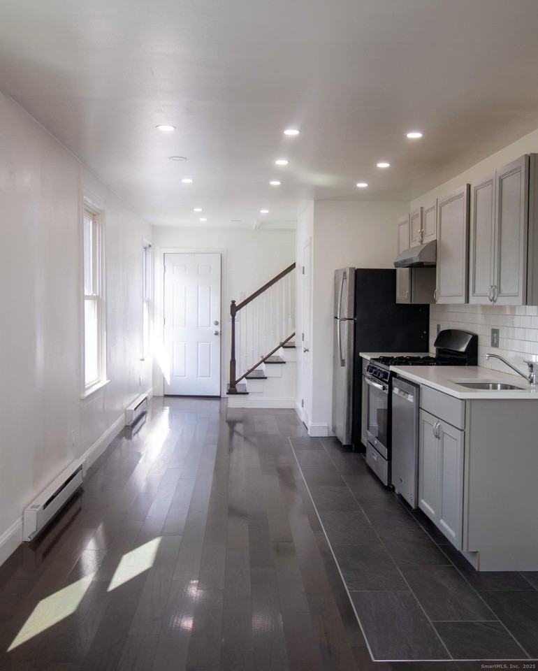 78 West St #2A - Photo 4 of 8