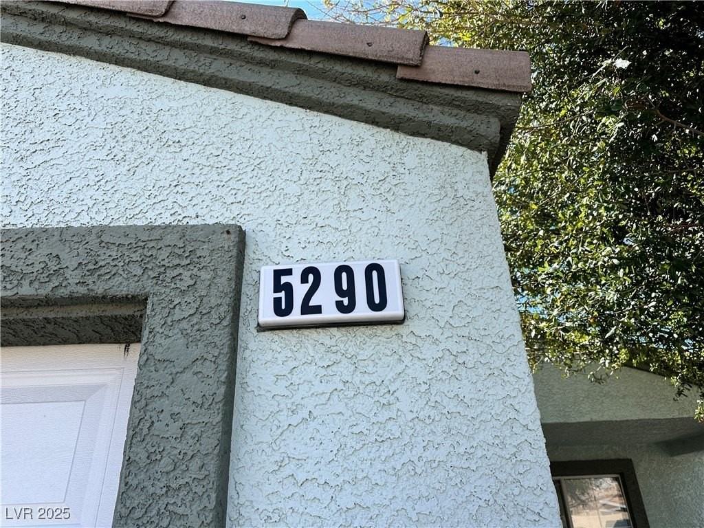 5290 Panguitch Dr - Photo 4 of 35