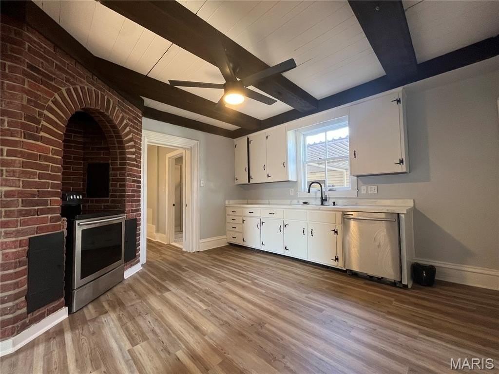 237 N Clinton St - Photo 6 of 16