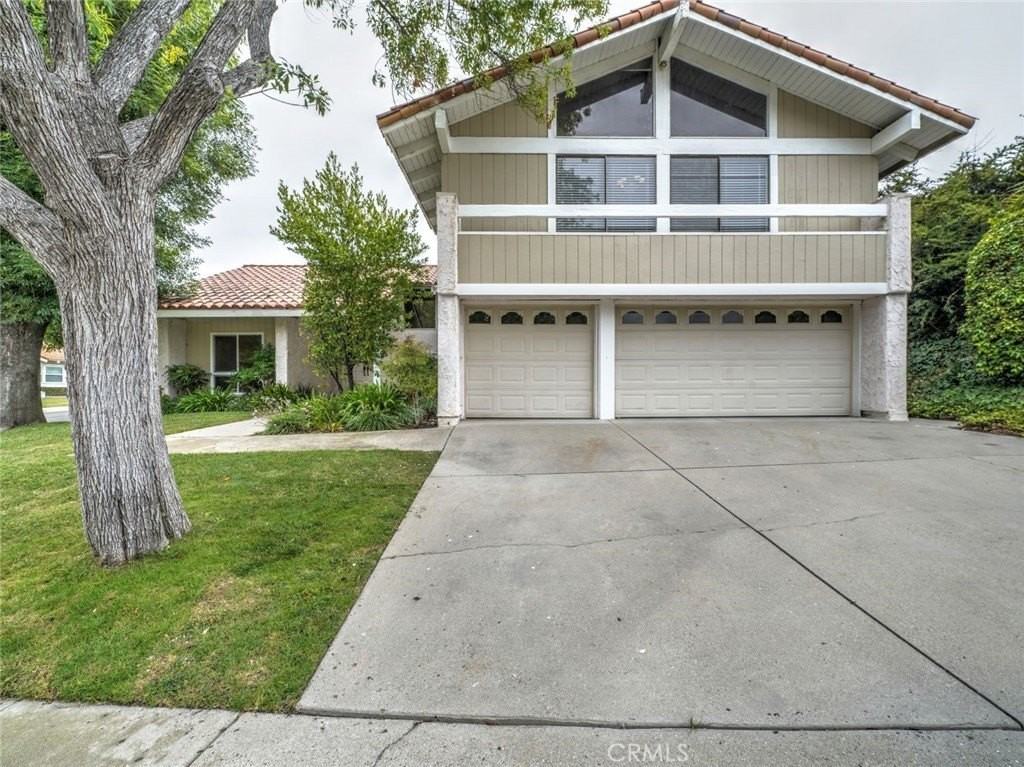 912 Brightstone Court - Photo 5 of 49