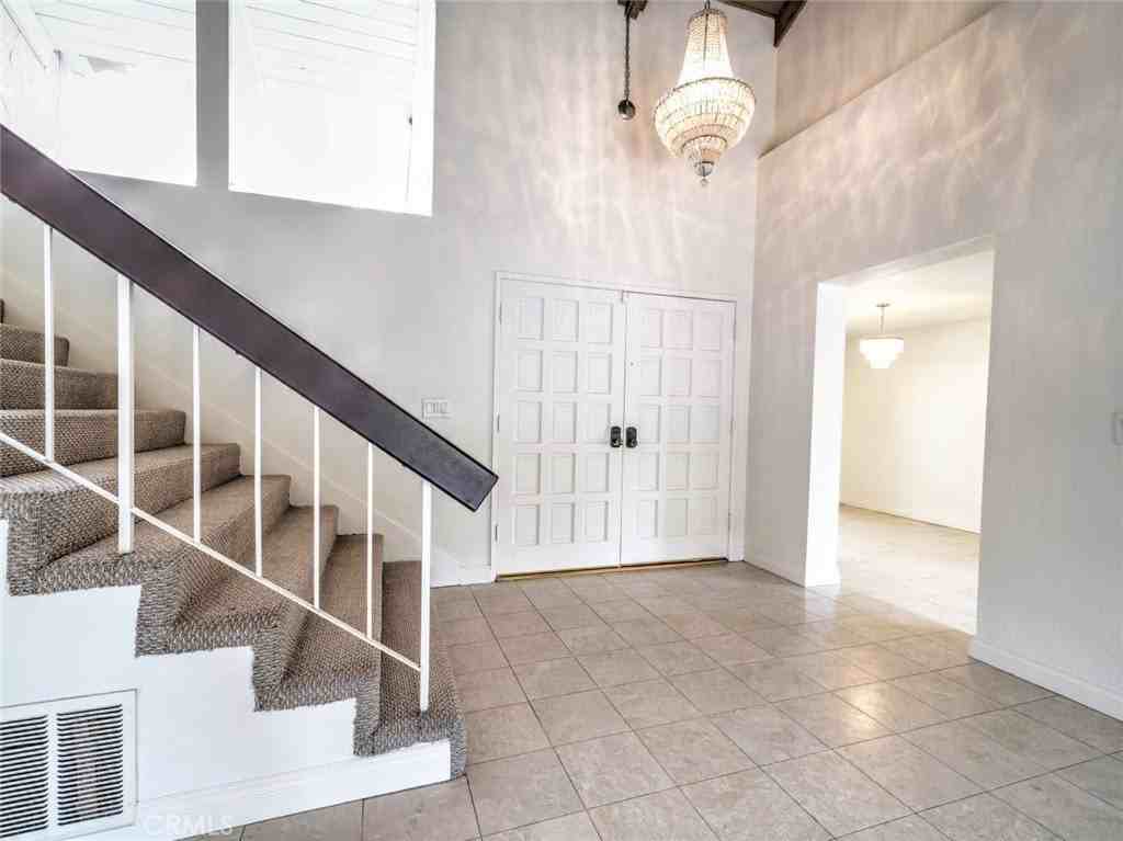 912 Brightstone Court - Photo 7 of 49