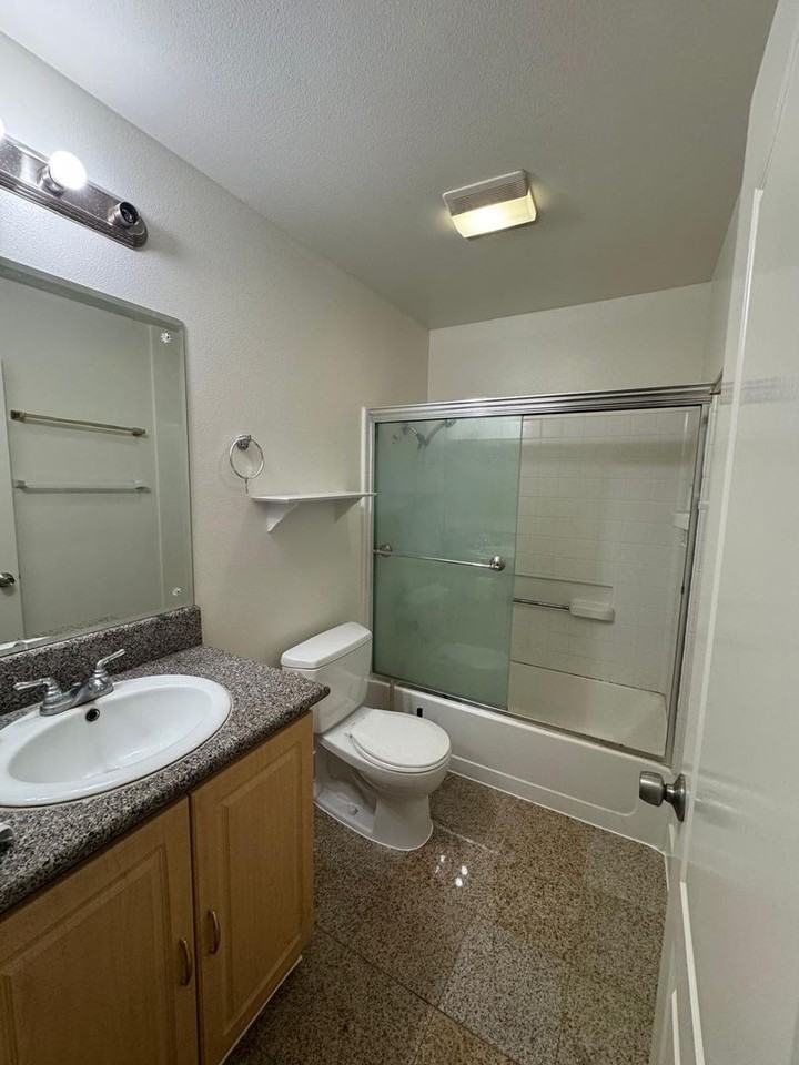 13358 Ramona Boulevard - Photo 2 of 17