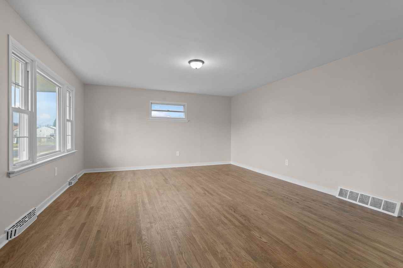131 Kipling Dr - Photo 6 of 36