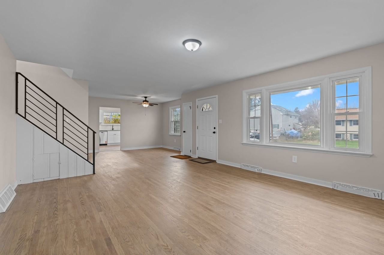 131 Kipling Dr - Photo 7 of 36