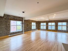 36 Rue Saint-Paul East #300 - Photo 1 of 1