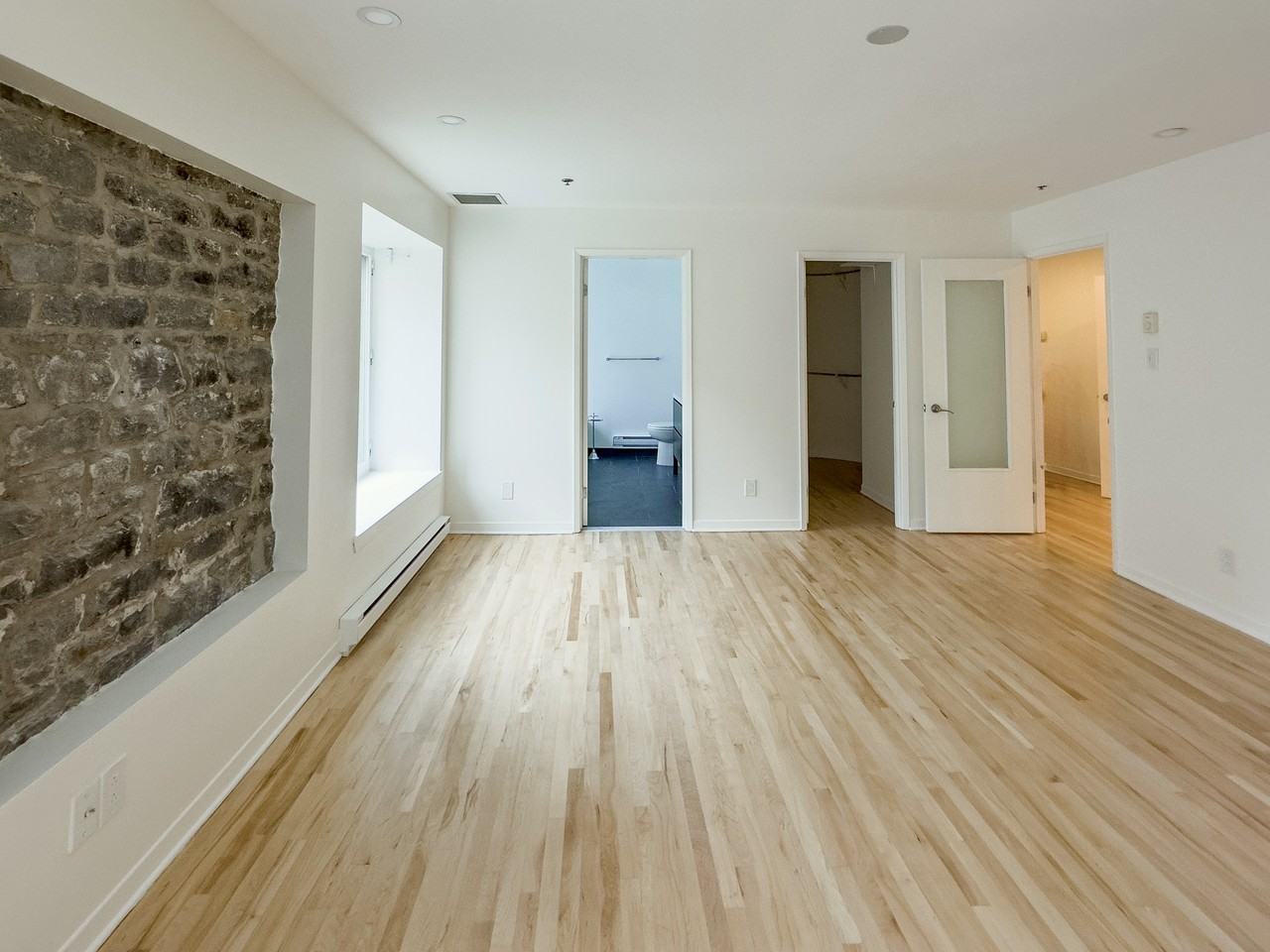 36 Rue Saint-Paul East #300 - Photo 7 of 10