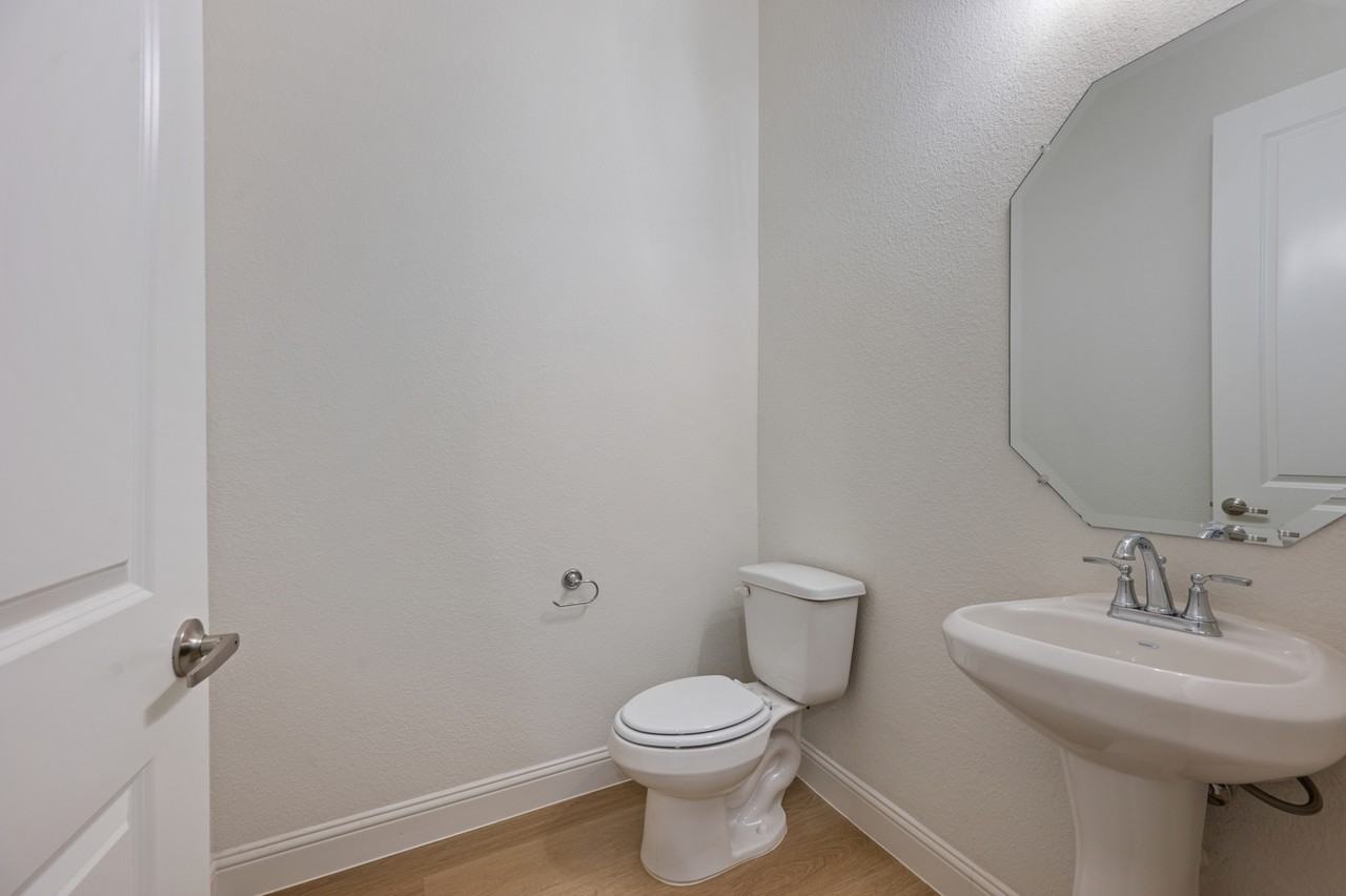 6580 Iron Horse Blvd #1 - Photo 7 of 30