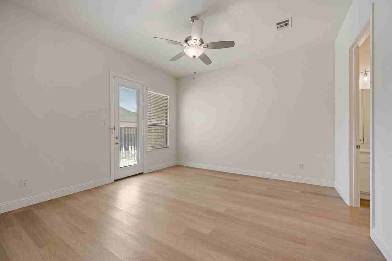 6580 Iron Horse Blvd #1 - Photo 5 of 30