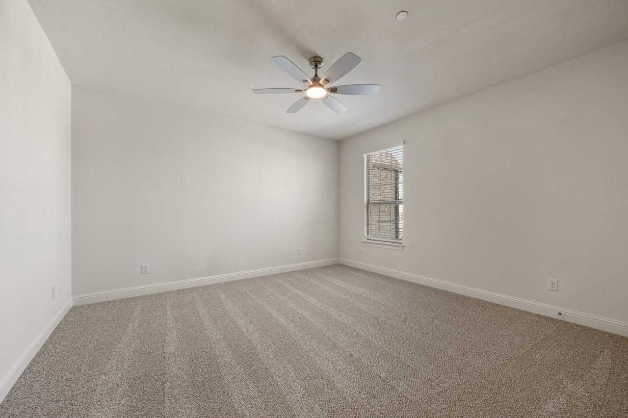 6580 Iron Horse Blvd #1 - Photo 3 of 30