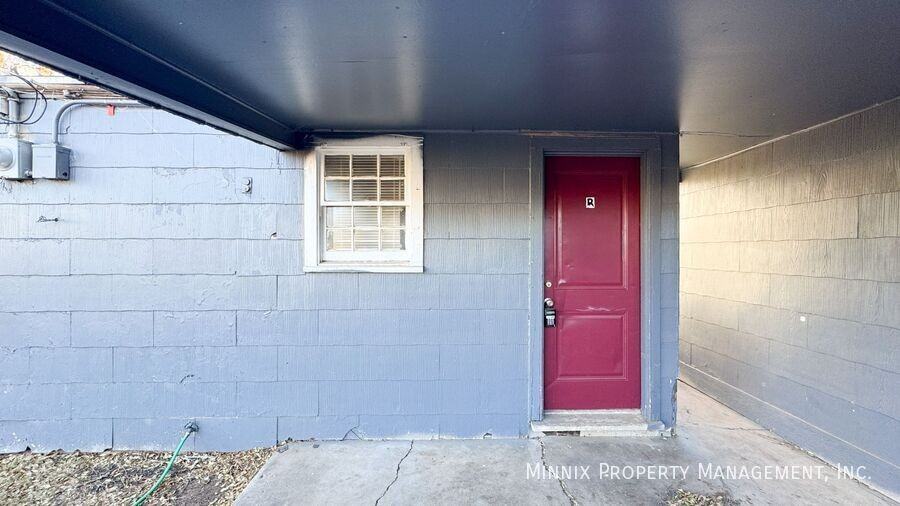 2520 41st Street #B - Photo 2 of 13