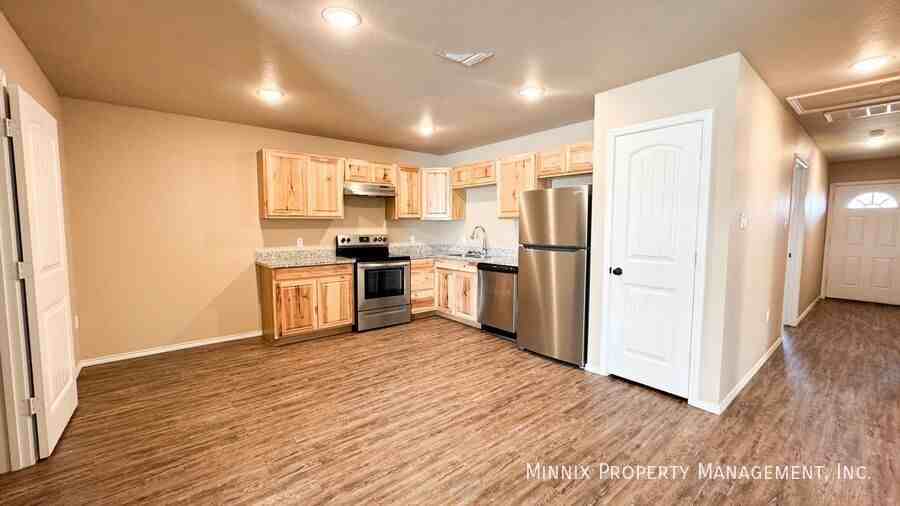 2520 North Avenue N - Photo 6 of 17