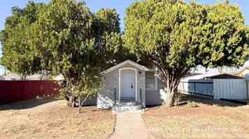 featured image of 420 West Lynn Street