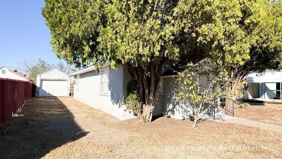 420 West Lynn Street - Photo 3 of 13
