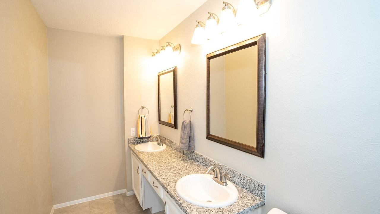 17 Regency Ln #17 - Photo 5 of 23