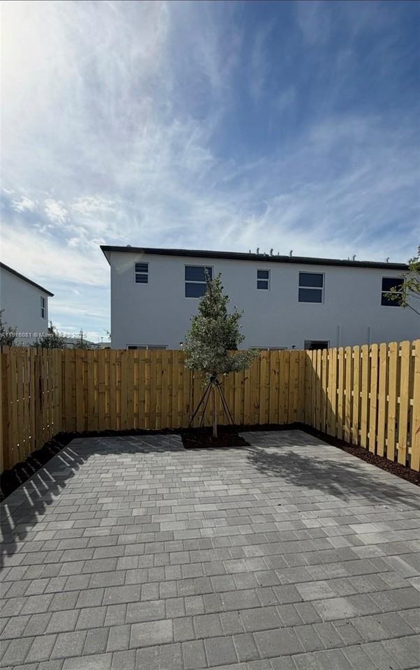 15584 Sw 276th Ter #15584 - Photo 2 of 10