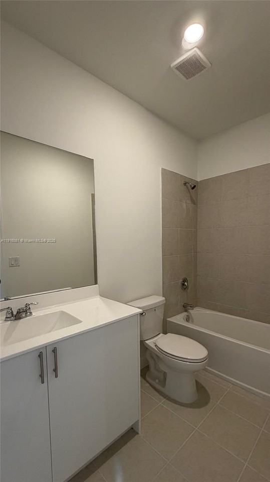 15584 Sw 276th Ter #15584 - Photo 4 of 10