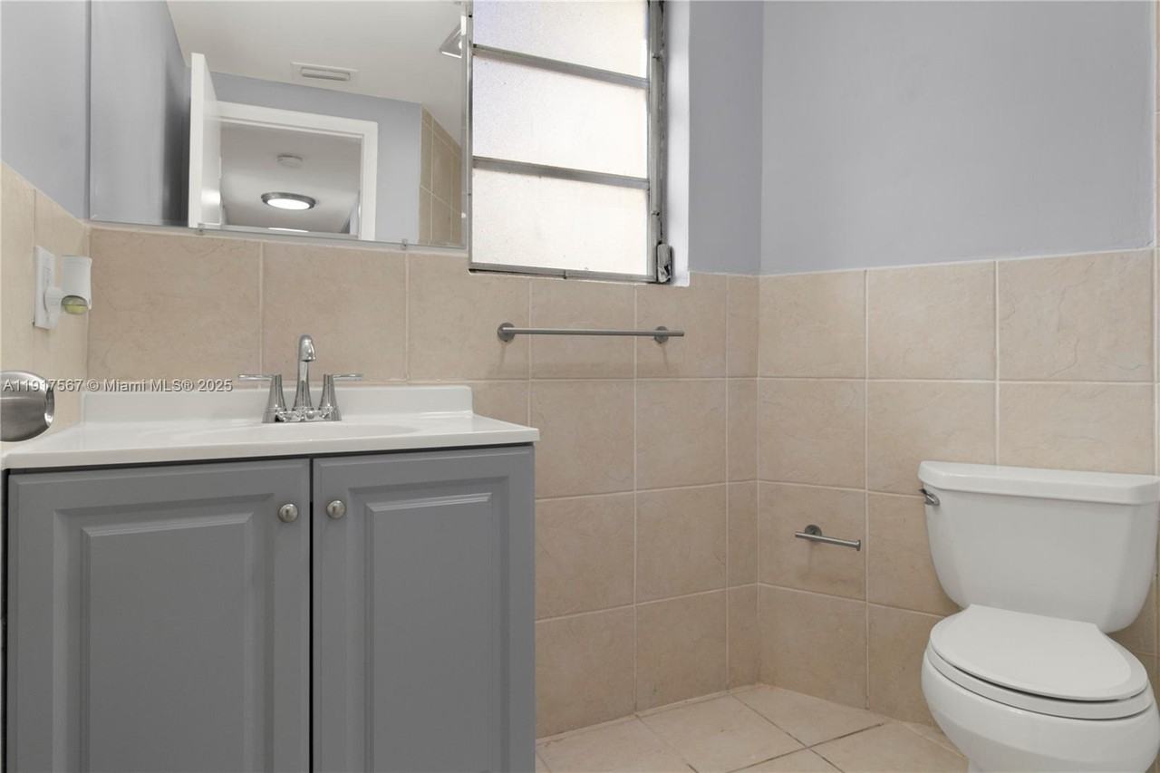 18630 Ne 18th Ave #18630-136 - Photo 3 of 36