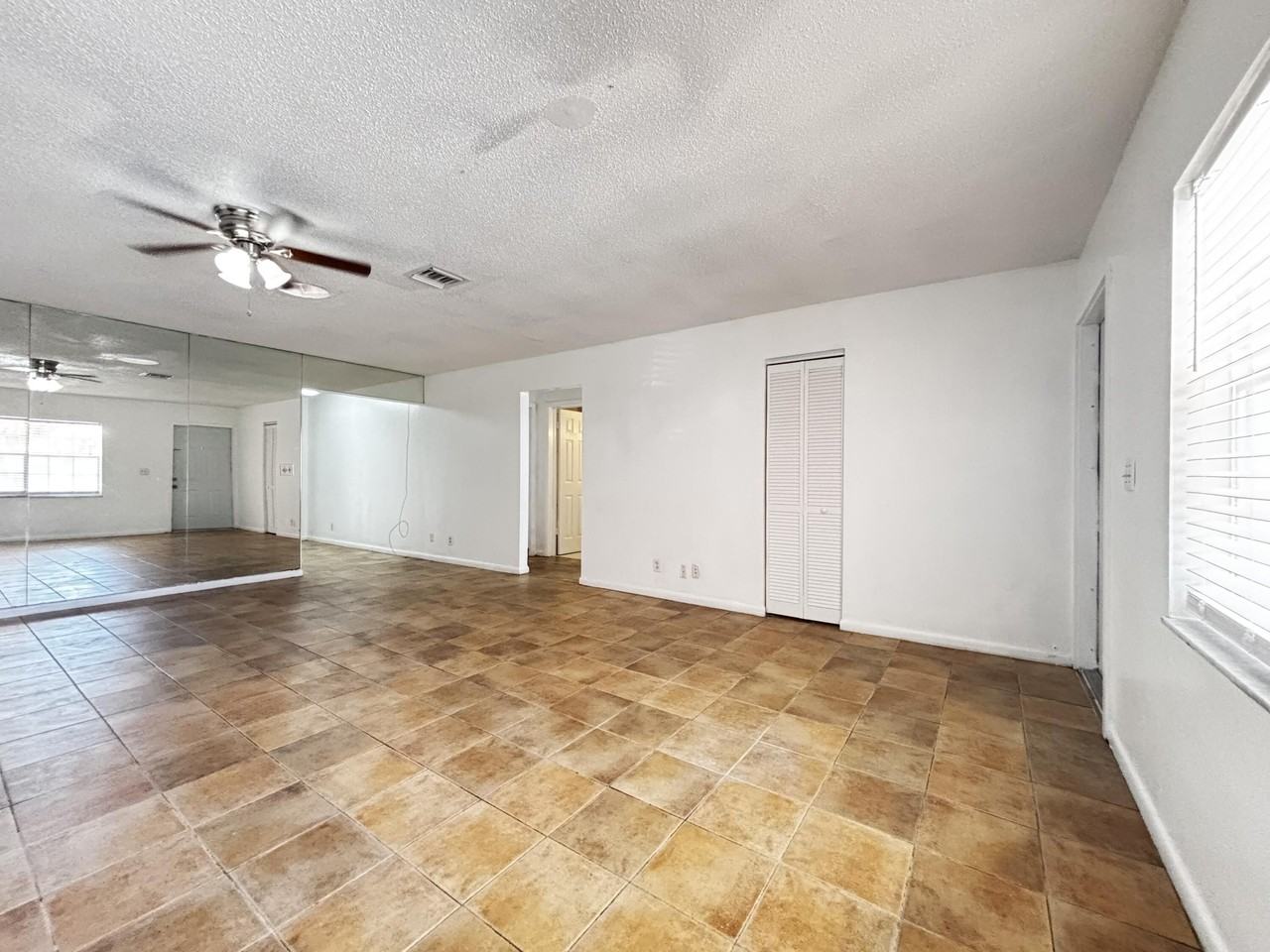 3919 Wilshire Street #3919 - Photo 5 of 22