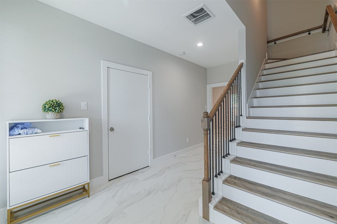 7814 De Priest Street #7814 - Photo 4 of 31