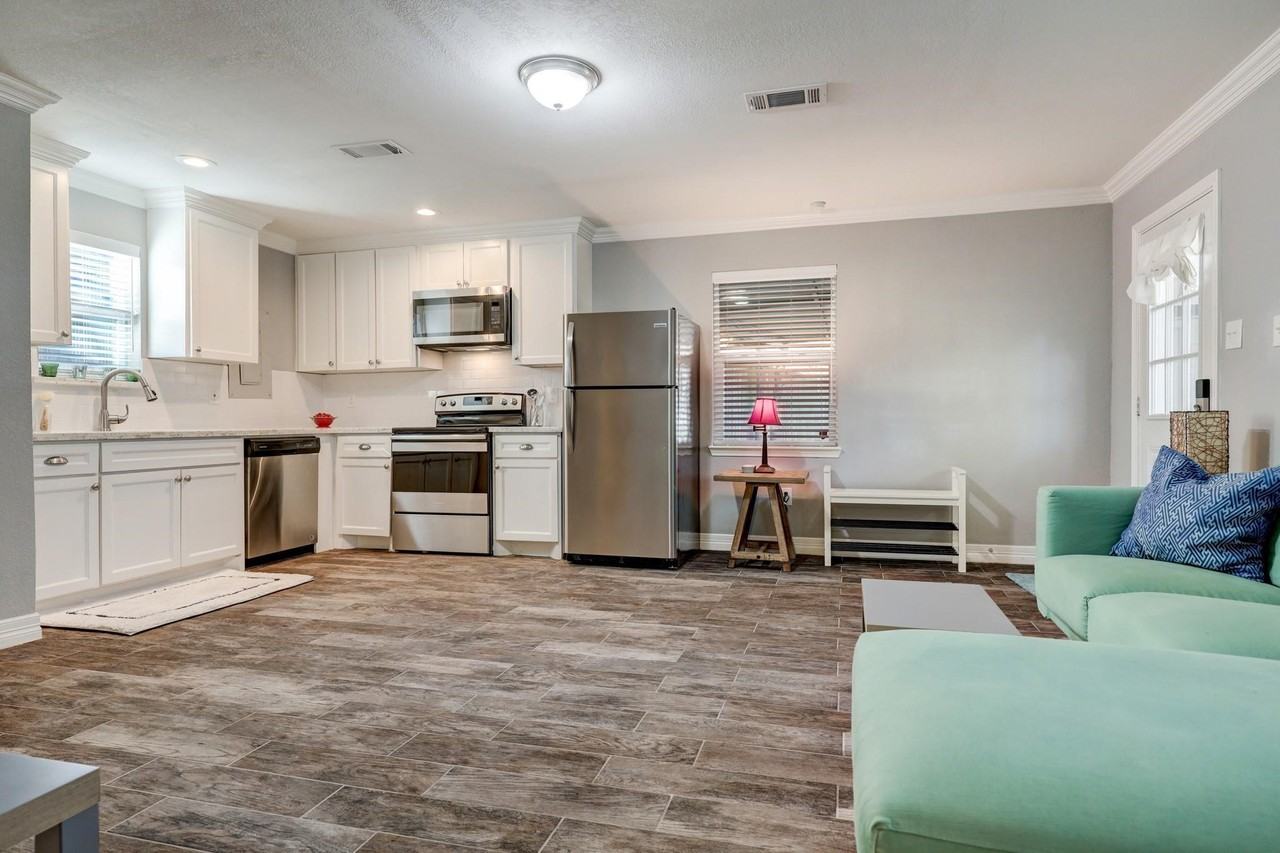 7206 Bayou Woods Drive #7206 - Photo 5 of 8