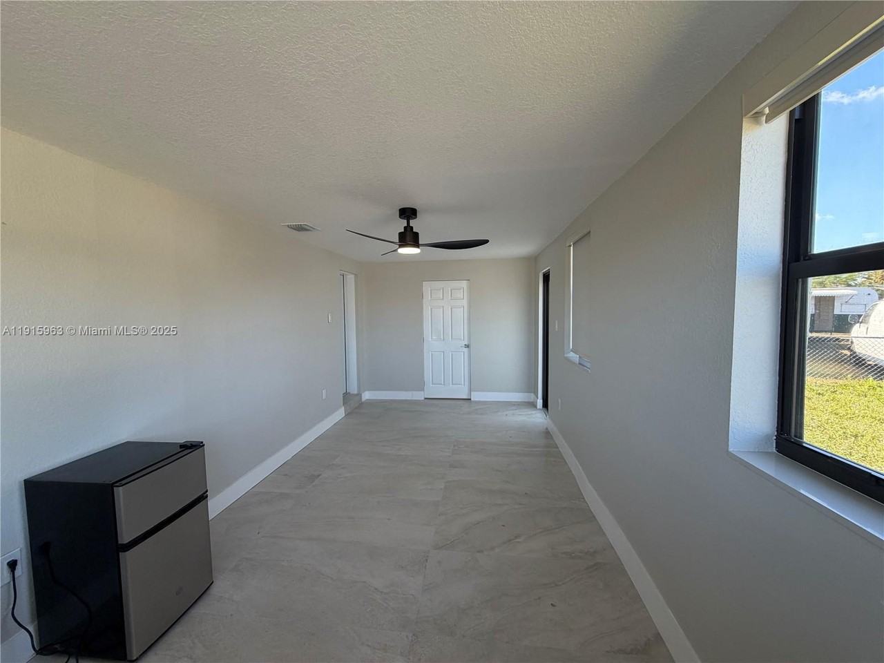7330 Southwest 11th Street - Photo 2 of 10