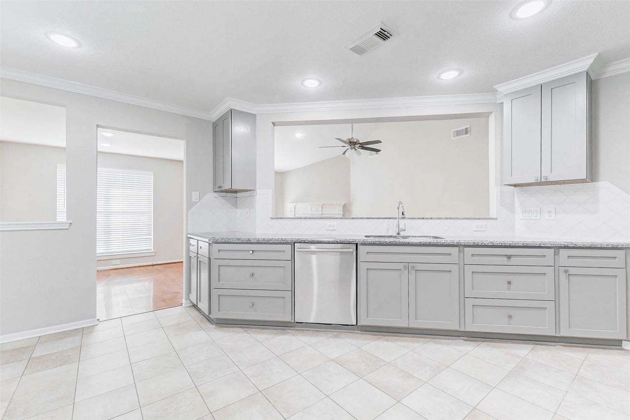 2410 Clear Ridge Drive #2410