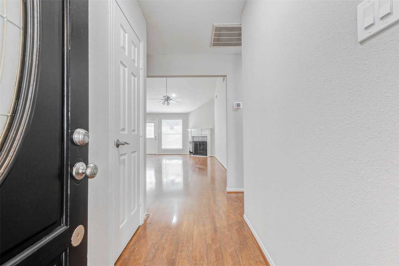 2410 Clear Ridge Dr #2410 - Photo 4 of 24