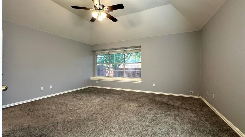 3010 Bluewood Dr #3010 - Photo 3 of 38