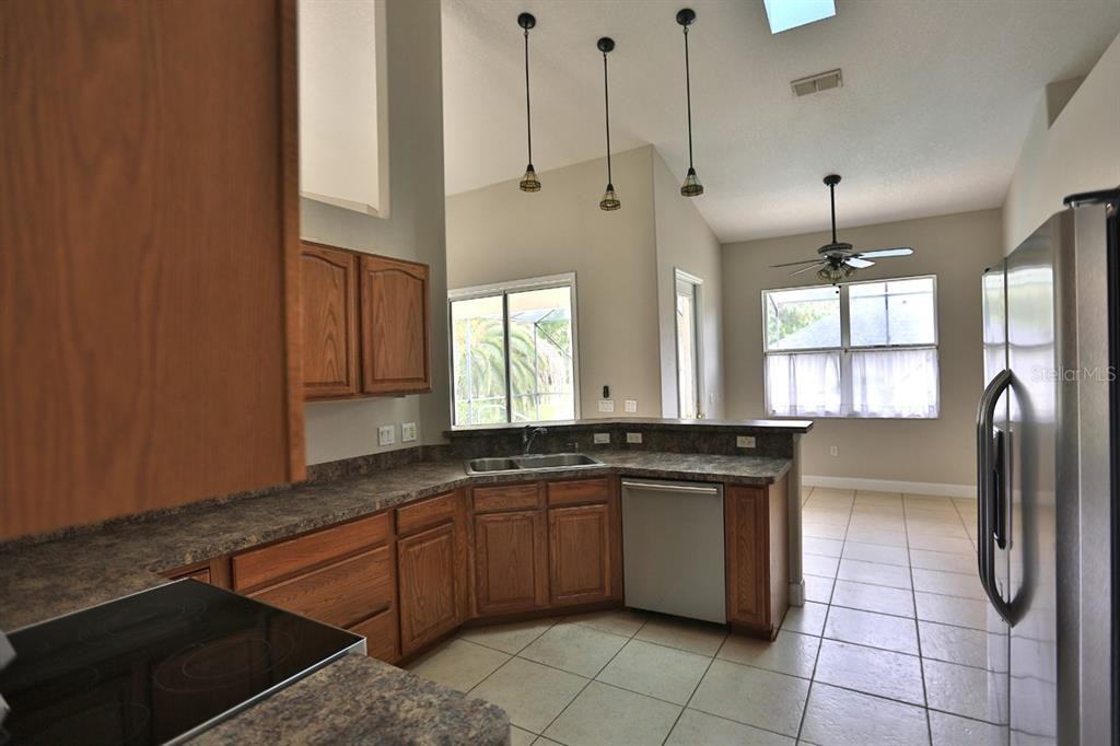 1908 Sw 28th St #1908 - Photo 3 of 24