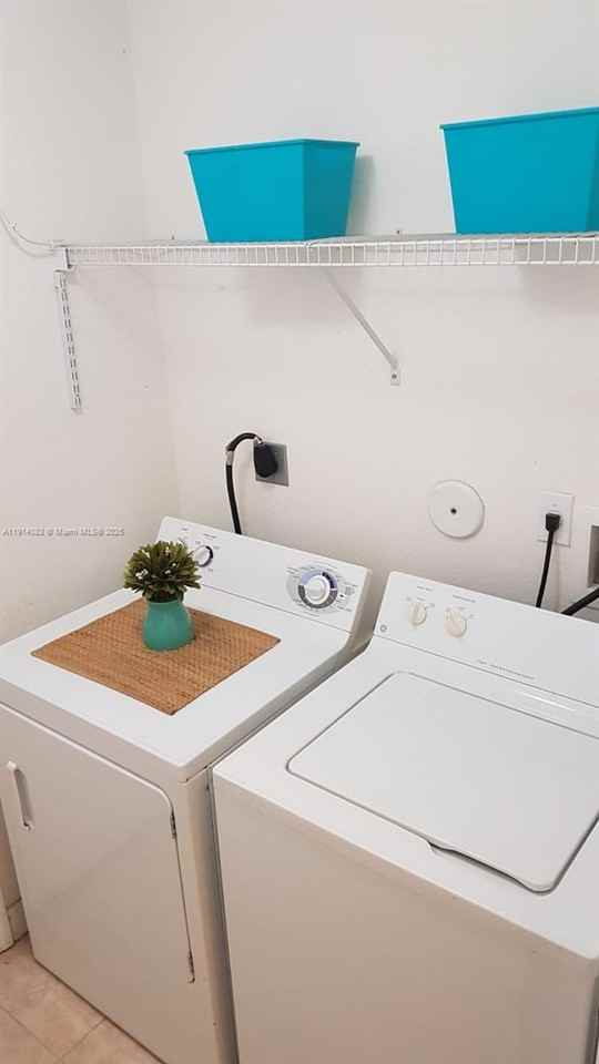 11551 Nw 79th Ln #11551 - Photo 3 of 36