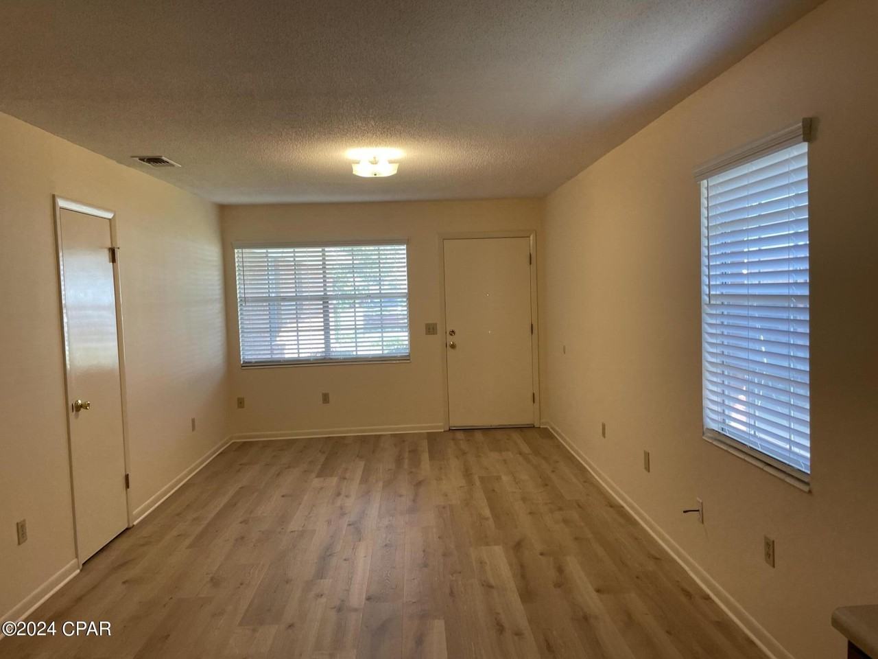 5605A Hilltop Ave #5605B - Photo 2 of 6