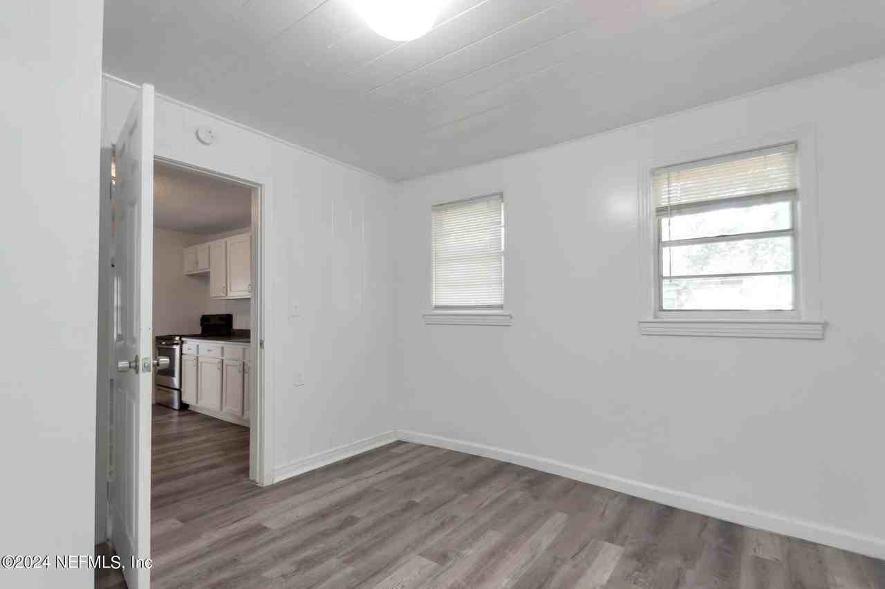 859 W 28th St #859 - Photo 2 of 16